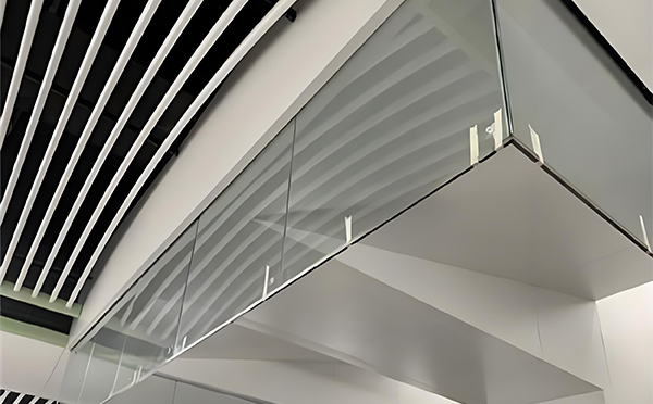 玛曲玻璃挡烟垂壁