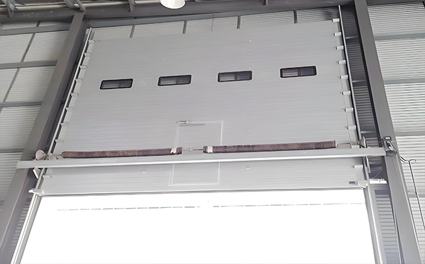 玛曲工业滑升门