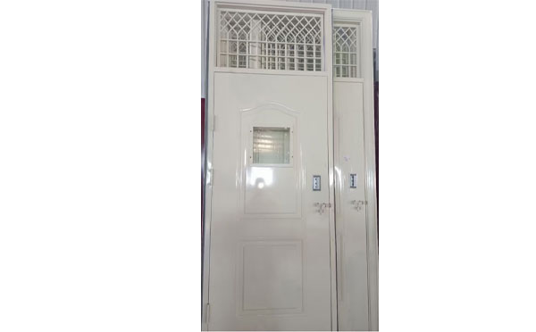 玛曲学校教室门