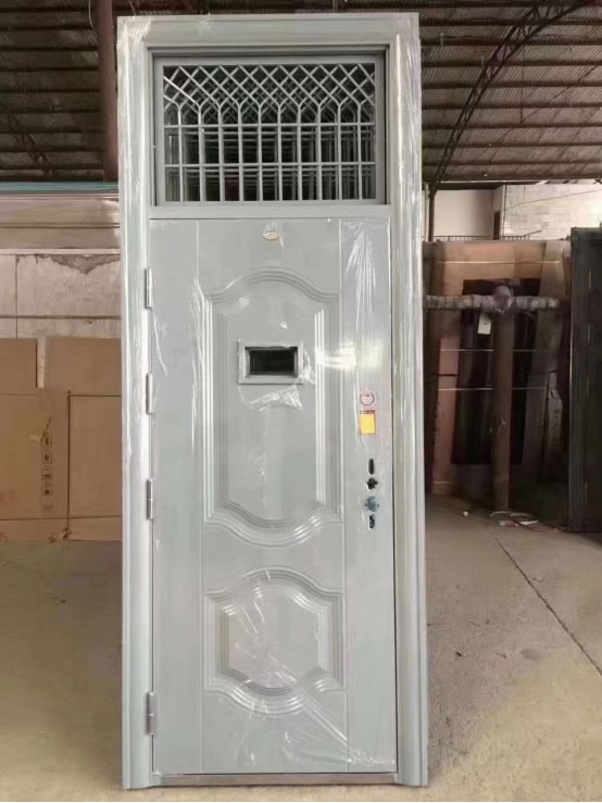 玛曲学校教室门