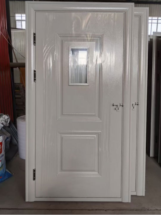 玛曲学校教室门