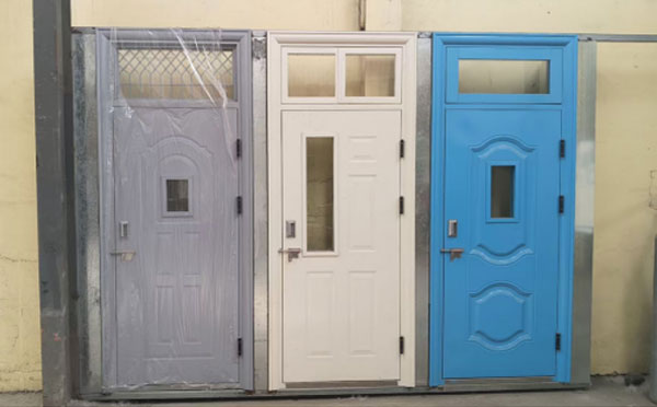 玛曲学校教室门