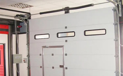 玛曲工业提升门的安装方法